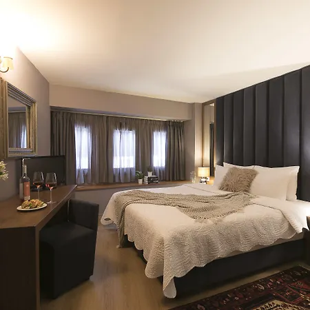 Plaza Hotel, Philian And