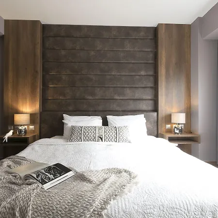 Hotel Plaza Hotel, Philian And