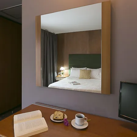 فندق Plaza Hotel, Philian And