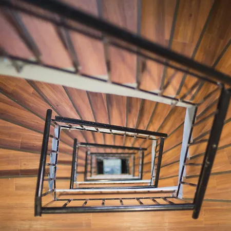 Hotel Plaza Hotel, Philian And