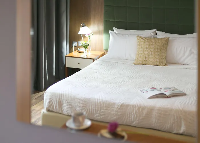 Plaza Hotel, Philian And Thessalonique