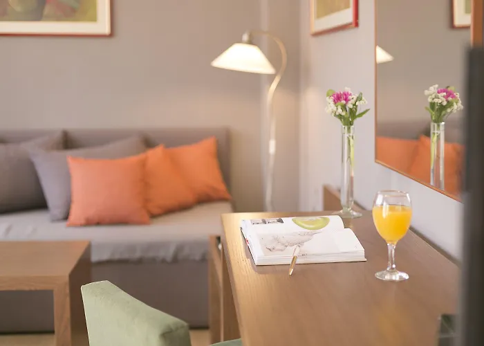 Otel Plaza Hotel, Philian And