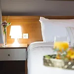 Plaza Hotel, Philian And Hotel