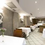 Plaza Hotel, Philian And Hotel Salonic