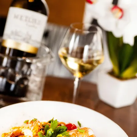 Plaza Hotel, Philian And 3*