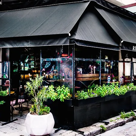 Plaza Hotel, Philian And Tessalónica