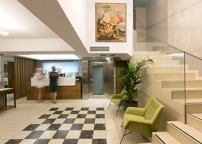 Plaza Hotel, Philian And 3*