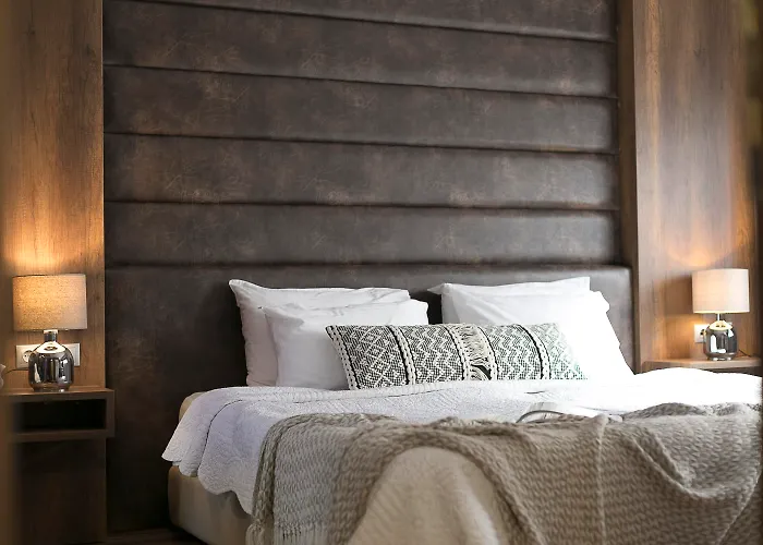 Plaza Hotel, Philian And Hotel 3*