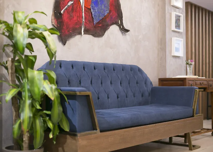 Plaza Hotel, Philian And 3*