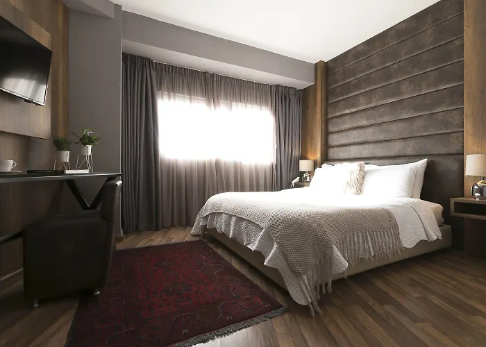 Plaza Hotel, Philian And 3*