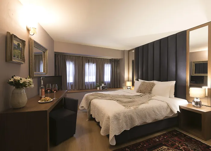 Plaza Hotel, Philian And