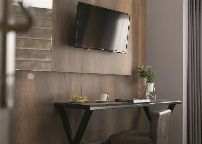 Plaza Hotel, Philian And Hotel Tessalónica