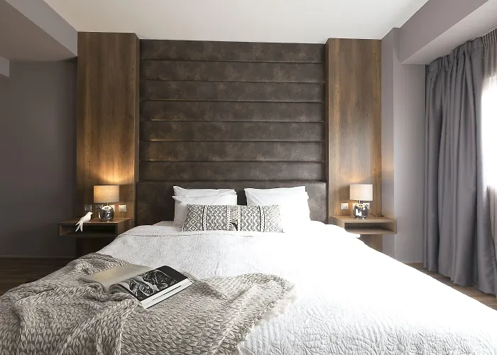 Hotel Plaza Hotel, Philian And