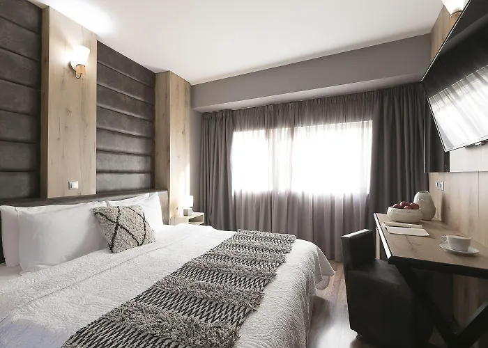 Hotel Plaza Hotel, Philian And