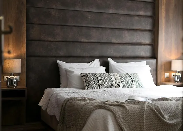 Plaza Hotel, Philian And Tessalónica