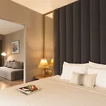 Plaza Hotel, Philian And 3*