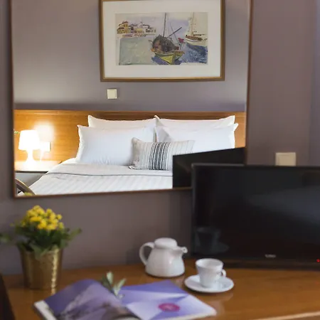 Szálloda Plaza Hotel, Philian And 3*