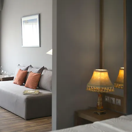Plaza Hotel, Philian And 3* Szaloniki