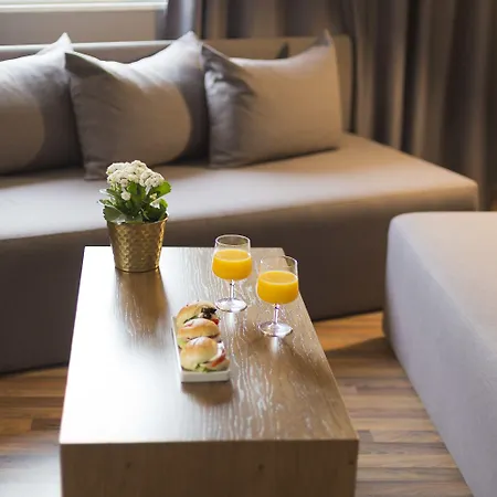 Szálloda Plaza Hotel, Philian And 3*