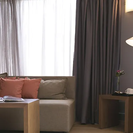 Szálloda Plaza Hotel, Philian And 3*