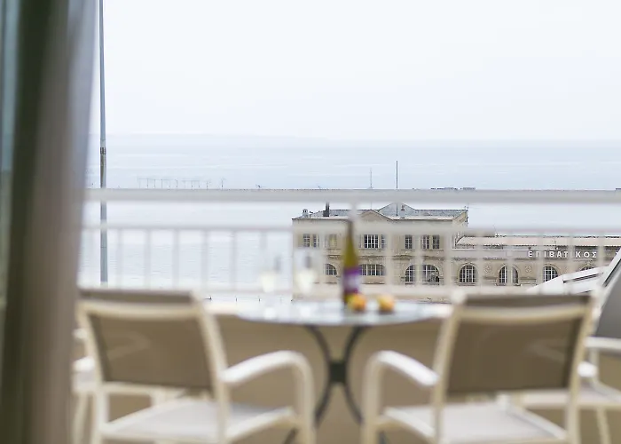 Plaza Hotel, Philian And فندق